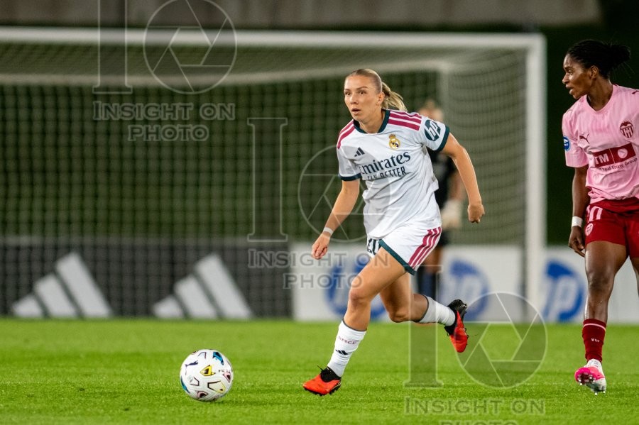 Real Madrid v Valencia CF - Liga F Women’s football