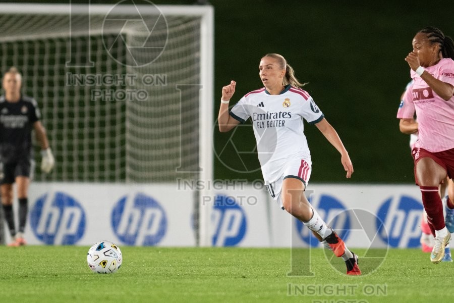 Real Madrid v Valencia CF - Liga F Women’s football