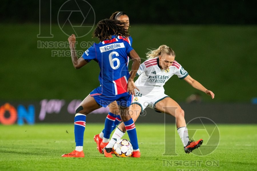 Real Madrid v Paris Saint Germain - UWCL league phase