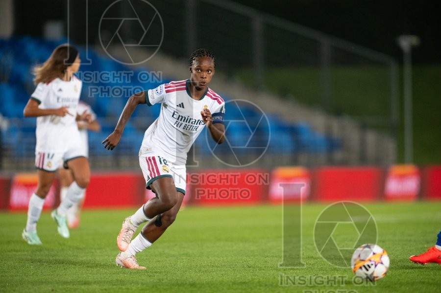Real Madrid v Paris Saint Germain - UWCL league phase