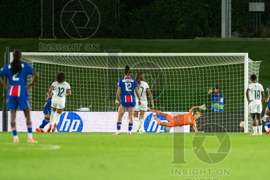 Real Madrid v Paris Saint Germain - UWCL league phase