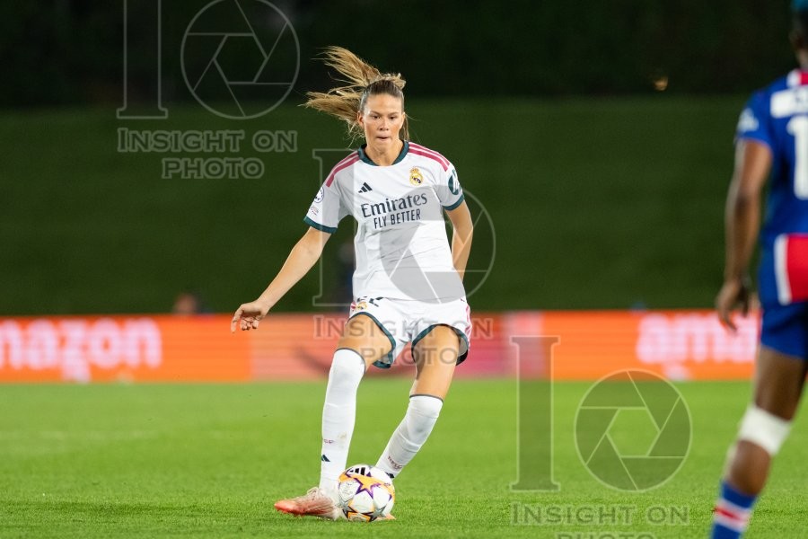 Real Madrid v Paris Saint Germain - UWCL league phase