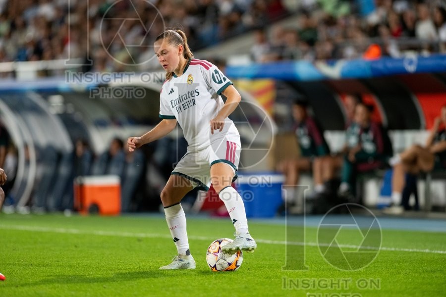 Real Madrid v Paris Saint Germain - UWCL league phase
