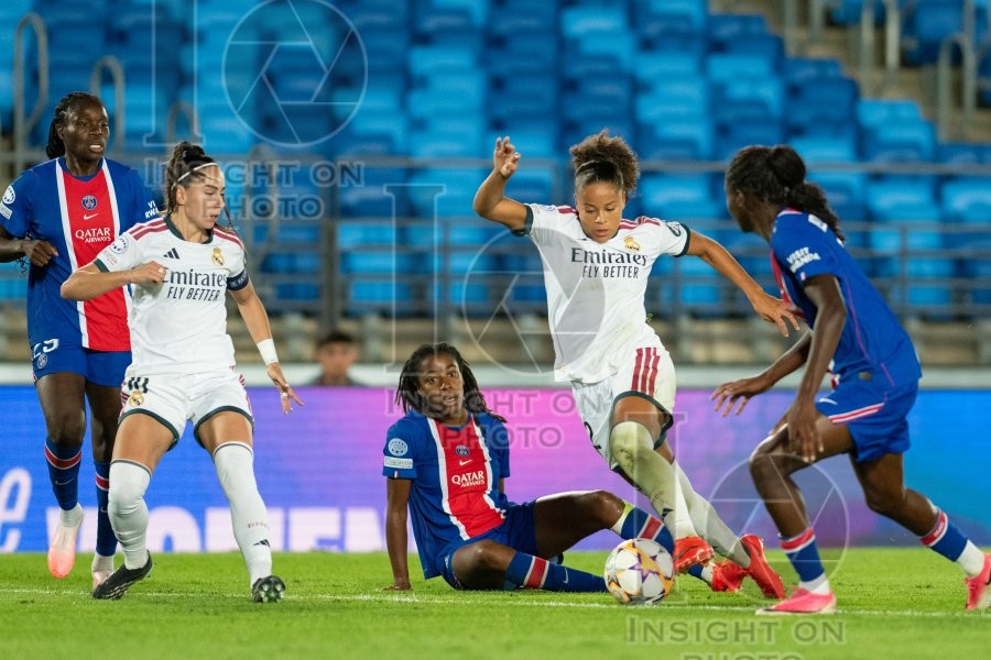 Real Madrid v Paris Saint Germain - UWCL league phase