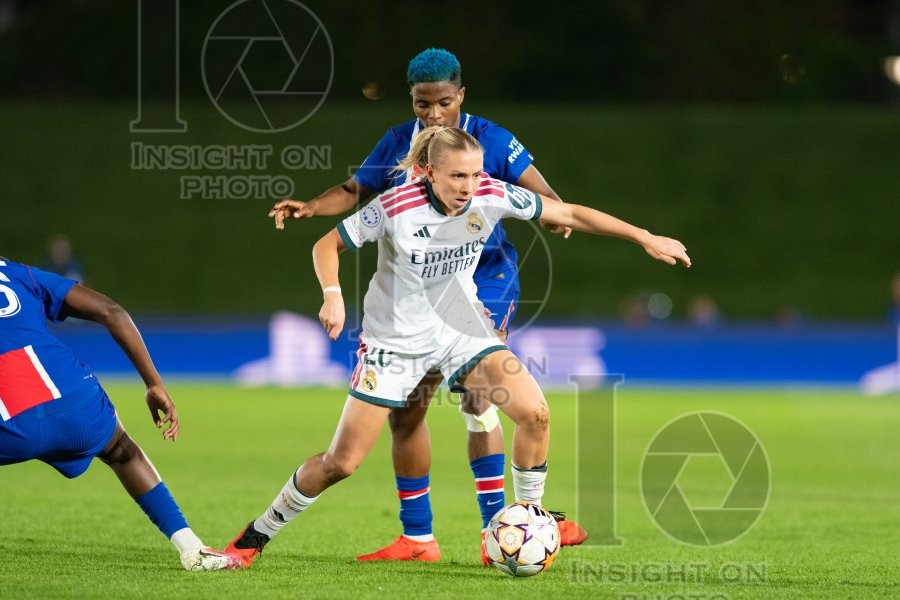 Real Madrid v Paris Saint Germain - UWCL league phase