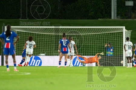 Real Madrid v Paris Saint Germain - UWCL league phase