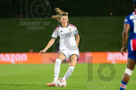 Real Madrid v Paris Saint Germain - UWCL league phase